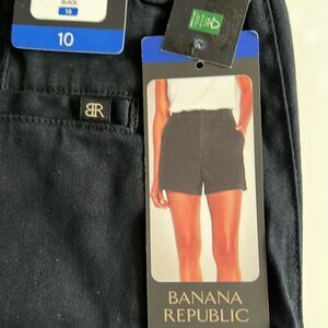 Banana Republic Women’s Chino Black Shorts